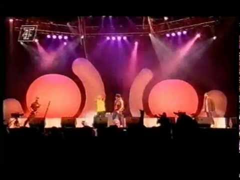 MC DT, DJ Pied Piper & the Masters of Ceremonies live on Smash Hits tour