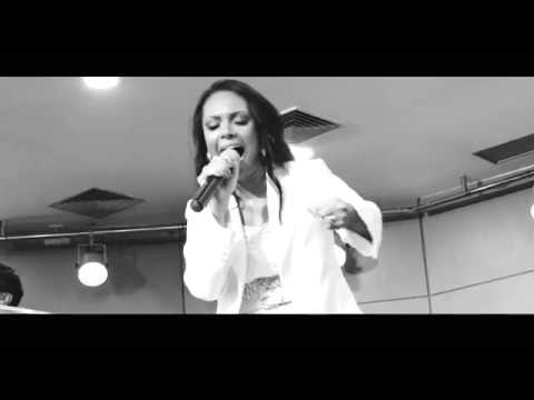 NO SANTUÁRIO - MURALHAS