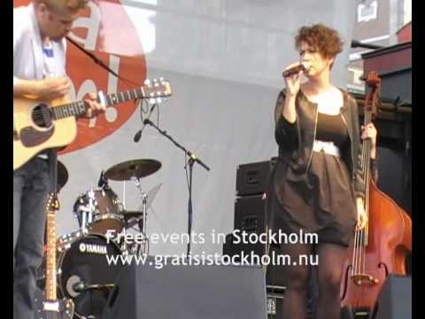 Carolina Wallin Pérez - Celsius, Live at Smaka På Stockholm, Kungsträdgården, Stockholm 4(5)