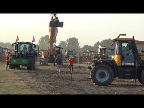 Traktor erőhúzás, John Deerek futam vége, Zákányszéki Traktorshow, 2017., v170819-7-081