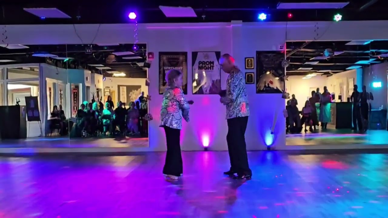 Look at that Hustle Spotlight by Joe & Florence! Hustle is one of the best dances socially!