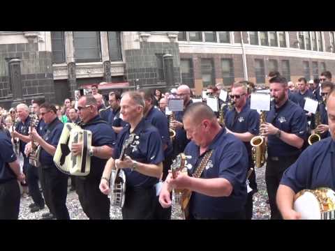 2017 QCSB Serenade - SPSB "String Band Hit Parade" (1980)