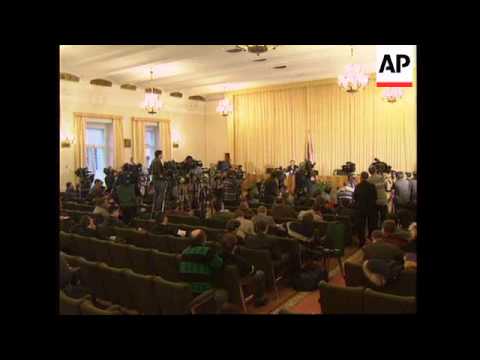 RUSSIA: CHECHNYA: YELTSIN URGES REBELS LAY DOWN ARMS
