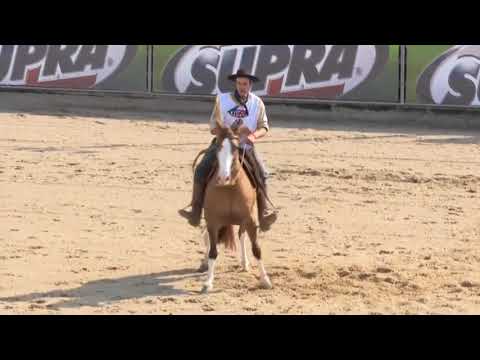 Giro sobre patas, feito no Freio de Ouro 2022- Cavalo Crioulo