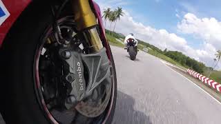 Ducati 939 chasing Yamaha R7