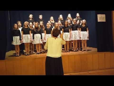 "Matulu moja" - Chór Królewskie Słowiki z SP w Królówce