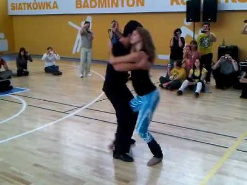 IZLF - 2013.01.19 - Beginner - Leading and Following - Alisson and Audrey