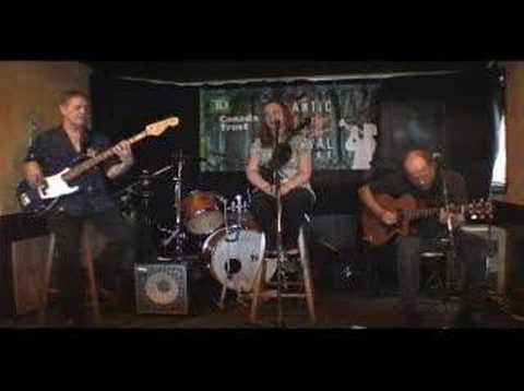 14 Yr Old Fiddler Laura Watson-Softly As The Morning Sunrise