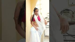 white saree hot navel 🔥🔥 awesome #viralvideo