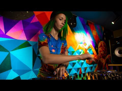@djmissmonique   - Live @ Radio Intense 09.08.2018 #Progressive