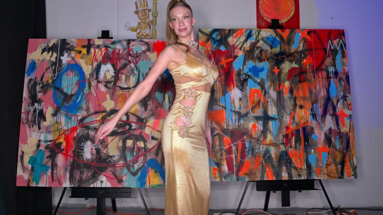 Giannina Azar Model @Annawinsomebear poses @artheartsfashion Art Basel