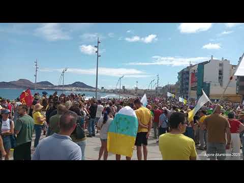 Canarias no se vende . . .