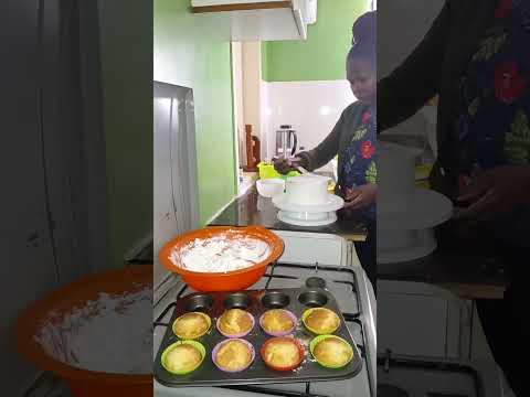 learning how to decorate 