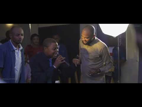 ADORE MALGRE TOUT - MARANATHA- DELPHIN MUKENDI, MIKE FLOR