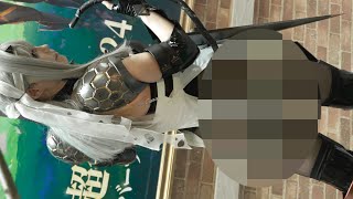 セクシーな後ろ姿を披露するコスプレイヤー  勝利の女神：NIKKE | ニコニコ超会議2024 モダニアのコスプレ 箱ねこさん 2 日目