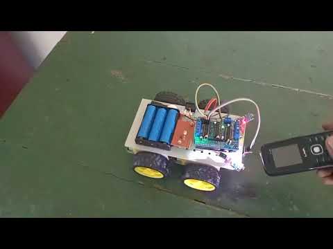 JN06.Light Following Robot