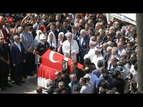 US-Turkish activist Aysenur Ezgi Eygi's coffin carried to Mosque before funeral | AFP