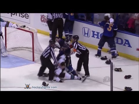 Dominic Moore vs Vladimir Sobotka