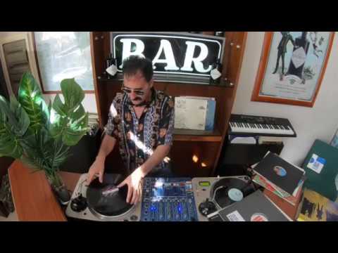 sandro litti vinyl set at piperbar - vinili & cultura -