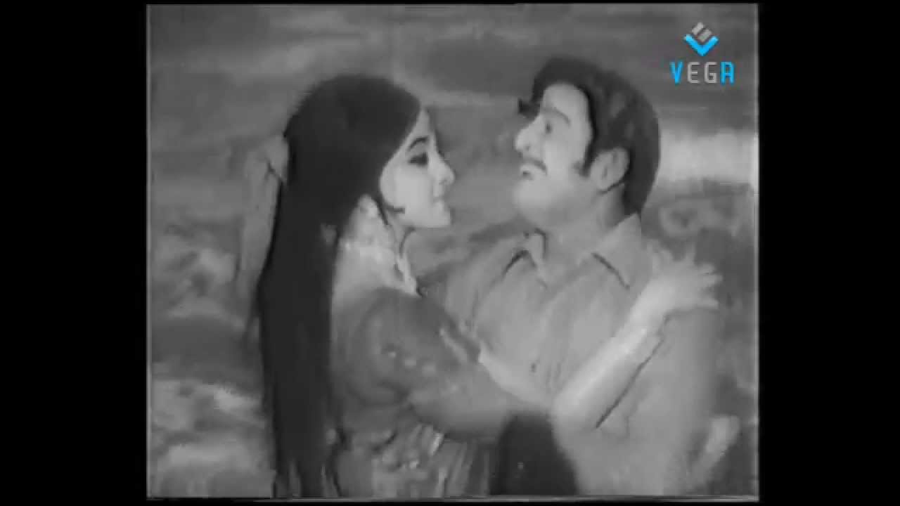 Neeye Sollu Enge Song Lyrics | Puguntha Veedu | T. M. Soundararajan, P. Susheela