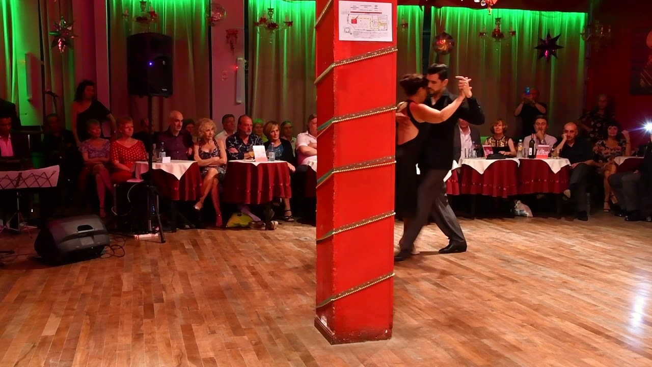 Corina de la Rosa y Alejandro Adrian con La Autentica Milonguera  - 1