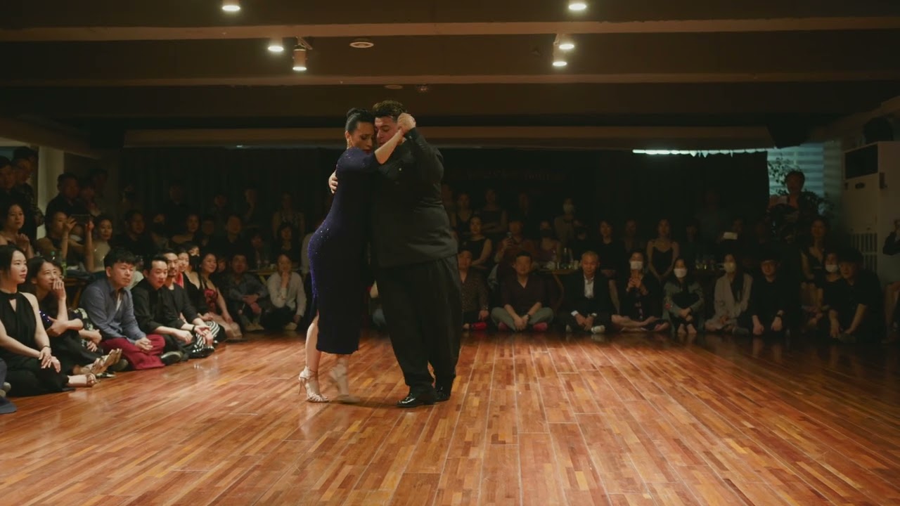 Sebastian Bolivar y Cynthia Palacios in Busan (2023/04/29) #4