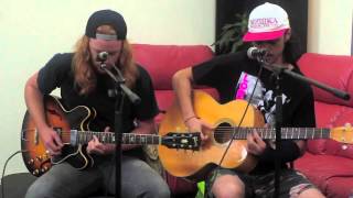 Caress Your Soul (live + acoustic) - Sticky Fingers