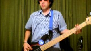 Chancho en Piedra - Huevos Revueltos, Cover Bajo