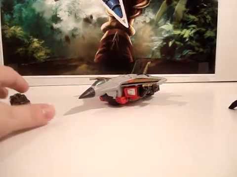 Transformers Combiner Wars Deluxe Class Skydive Review