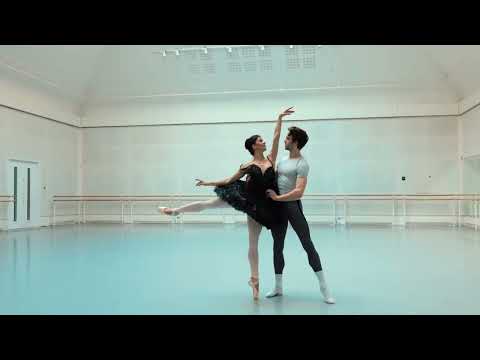 Swan Lake pdd with Mayara Magri and Matthew Ball