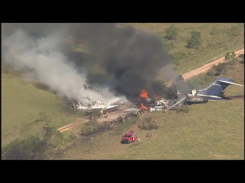 Texas: Flugzeug geht in Flammen auf