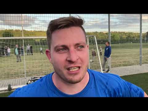 Dennis Thon, Spieler SG Igel-Liersberg, nach dem geschafften Aufstieg in die Bezirksliga
