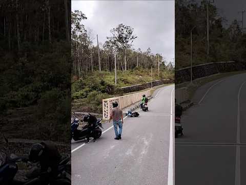 be careful on the road.. #newmode #viral