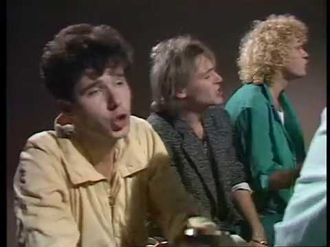 Első Emelet -Benő,a hős