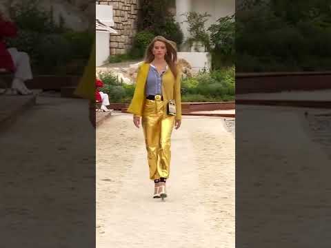 Rebecca Longendyke for CHANEL Cruise Show 2022 | Trend