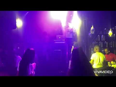 El Yala  - 2 Na Ma en vivo. #Elyala #Hawairemix #2Nama