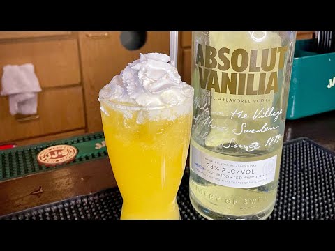 The DOLE WHIP!! 🍍🍦With Absolut Vanilla!