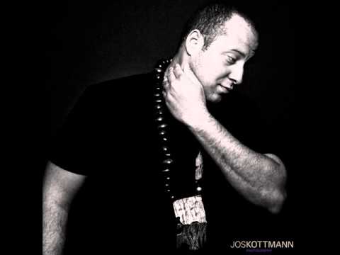 Boddhi Satva feat. Oumou Sangaré - Ngnari Konon (Main).wmv