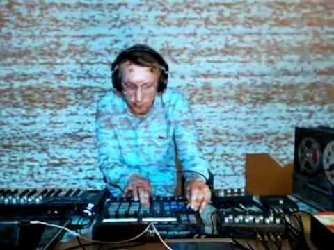 Aera live act @ RTS.FM Budapest 27.10.2012 (visuals by Thief)