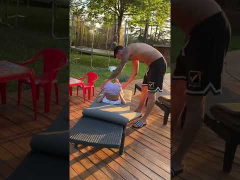 Chiara buttata in piscina #mgfc  #shorts  #mammagiuliafigliachiara