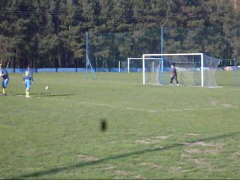 Rzut karny w meczu Błękitni Wronki - LKS Kicin