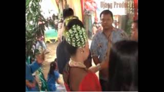 Download lagu Tembangnya 'Ranjang Panganten' Jaipong Dangdut Asal Sumedang mp3