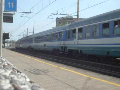 ICN 794 Reggio CL. - Milano C.Le con doppia E444R in presa e 119' di ritardo