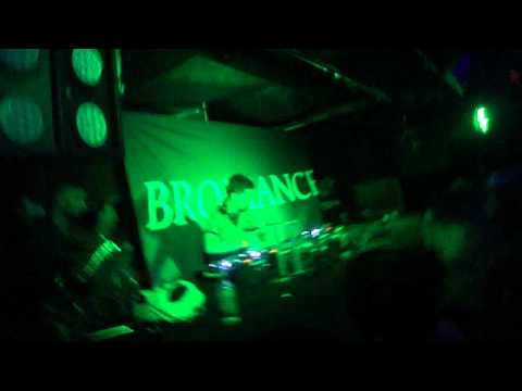 Jacques Lu Cont playing Man With Guitar - Man With Guitar @ Social Club, Paris 14/09/12