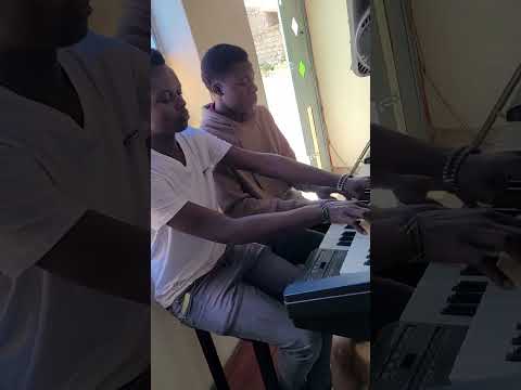 Niwe Baraka by A. J Myonga organ performance by Parto organist and  Director Vinnie JFM