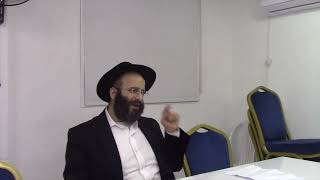 להתחיל את השנה ברגל ימין (הרב אלחנן משה נחמנסון) - התמונה מוצגת ישירות מתוך אתר האינטרנט יוטיוב. זכויות היוצרים בתמונה שייכות ליוצרה. קישור קרדיט למקור התוכן נמצא בתוך דף הסרטון