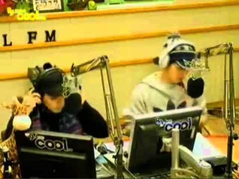 111212 Sukira Sungmin DJ shaking in his seat ^^