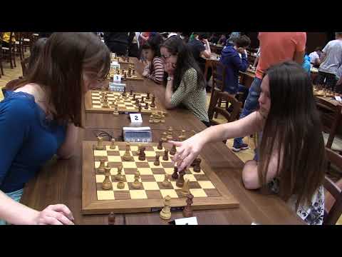 D20 2.1. Emma Poliaková - Marianna Holečková 1:0