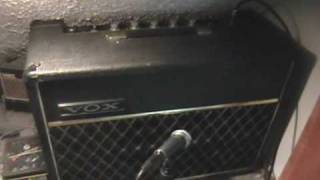 Video thumbnail for 1965 Vox Pacemaker tube U2 Bad studio version by mick3b1g