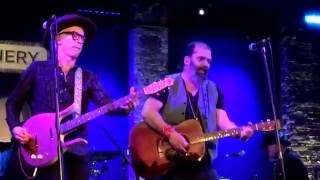 Steve Earle & the Dukes "Guitar Town" (New York City, 4 December 2016)